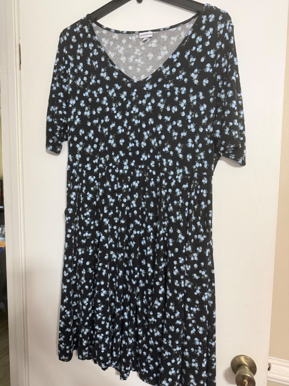 Torrid 2x Super Soft Skater Mini Dress floral EUC - Picture 4 of 8